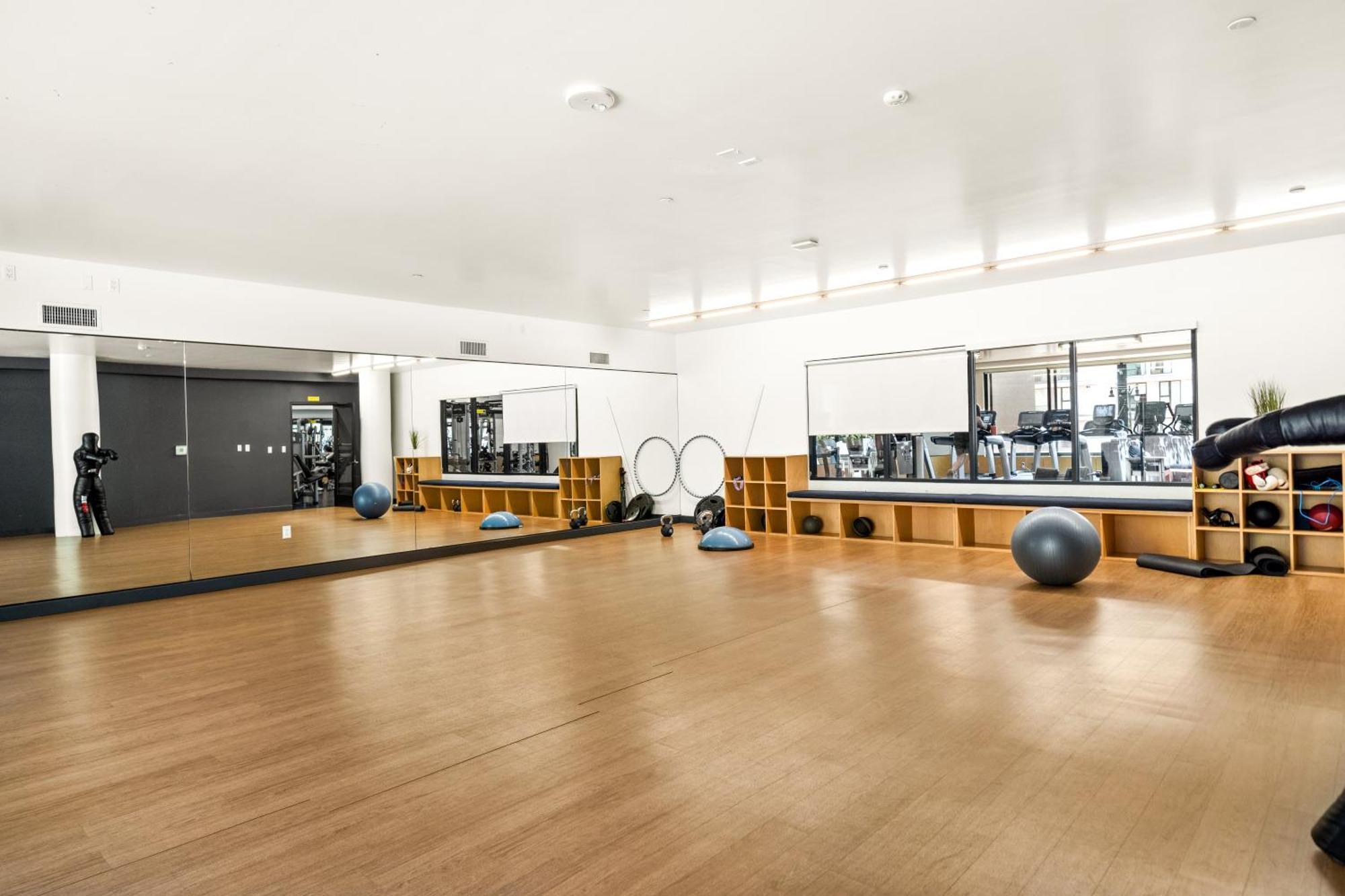 Appartamento Hollywood Walk Of Fame With Parking And Gym
